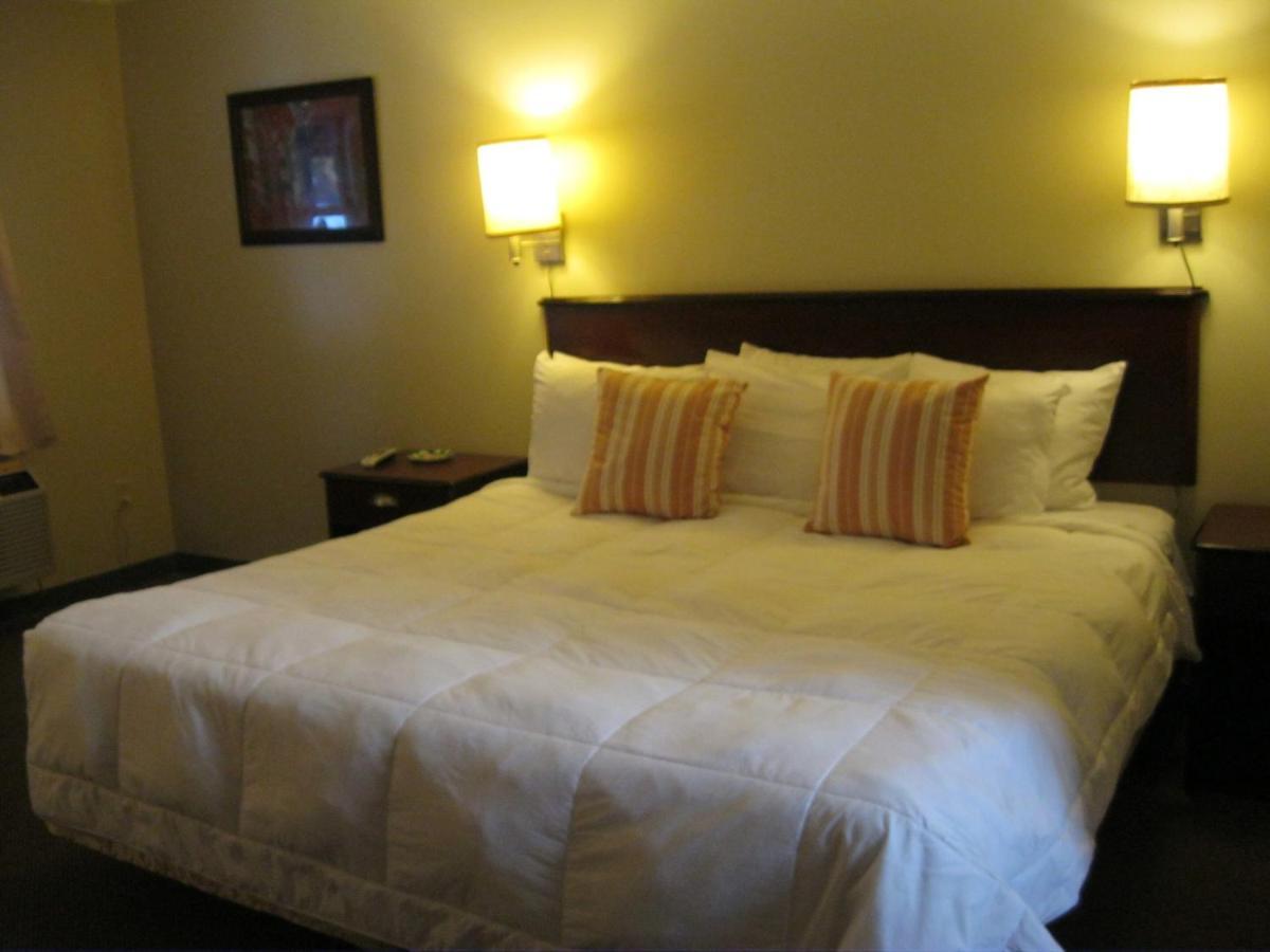 Cedar Hill Lodge เซนต์อิกเนซ ภายนอก รูปภาพ